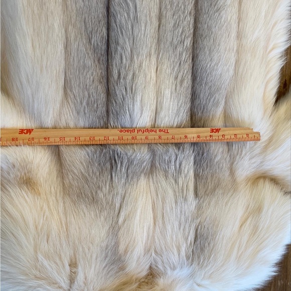 SOLD; Saga Fox Fur Superb Quality Ranched Fox Three Quarter Length Size Large - Picture 6 of 11